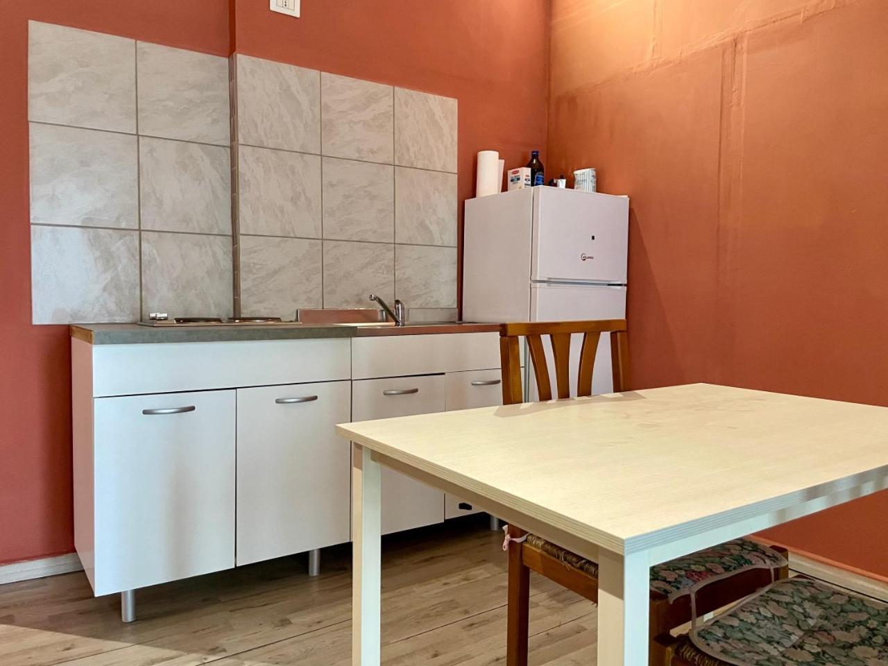 The Orange Housing In Комо Экстерьер фото